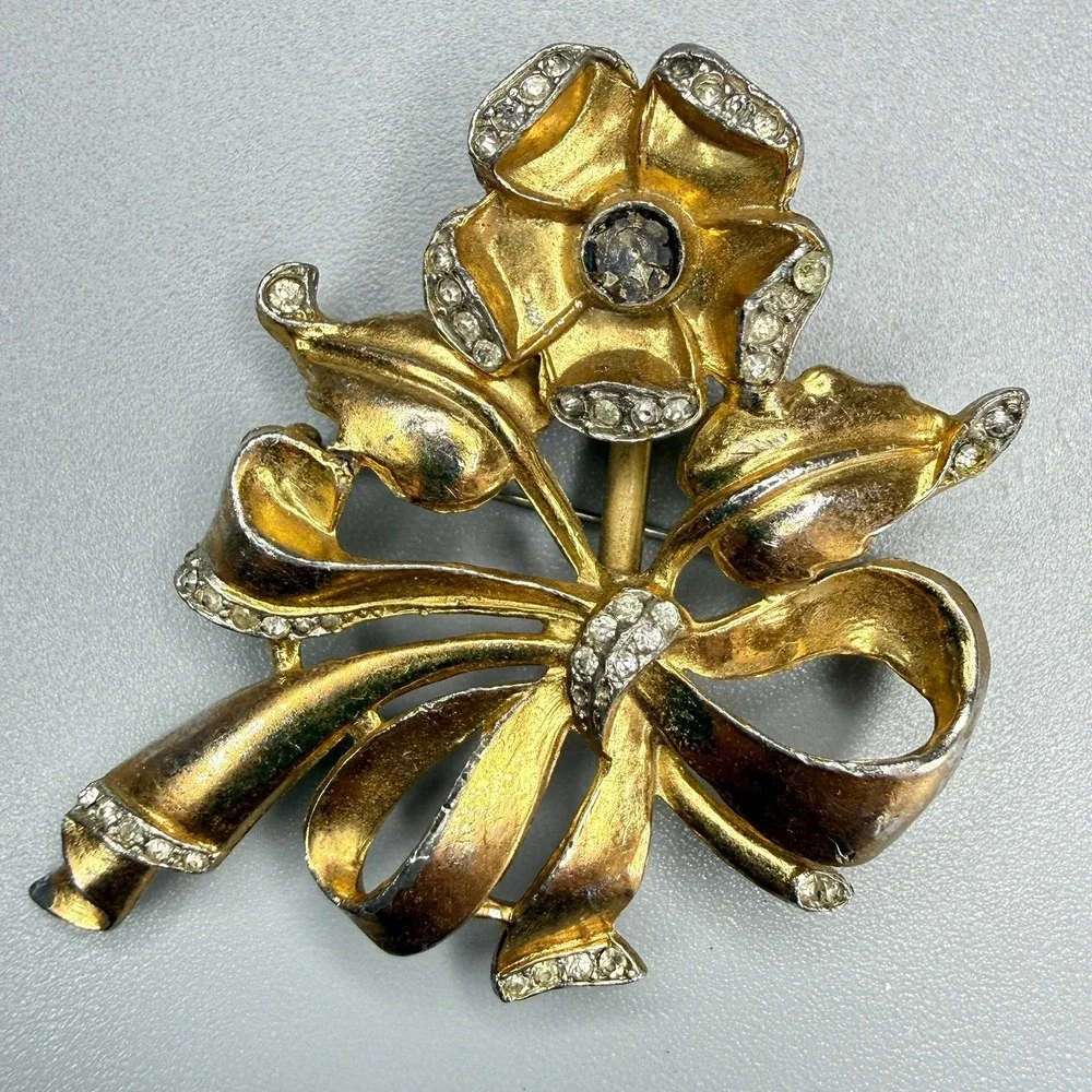 Vintage Gold Tone Pot Metal Rhinestone Flower Brooch c. 1930s 2